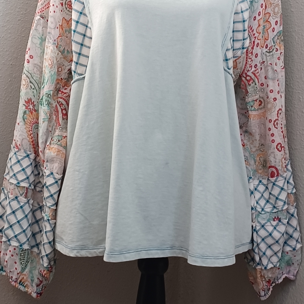Easel Light Blue Blouse With Patterned Sleeves - image 4